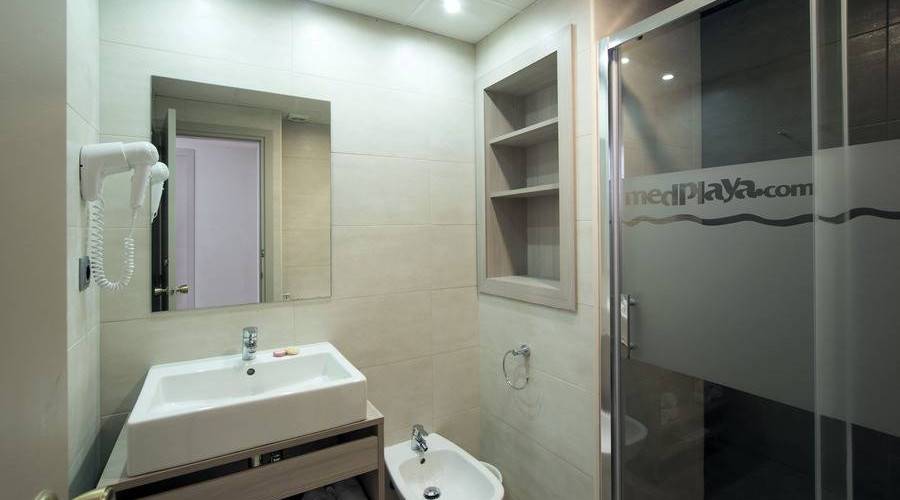 Apartment 2/4 salle de bains